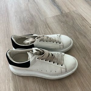 ALEXANDER MCQUEEN SNEAKERS USED